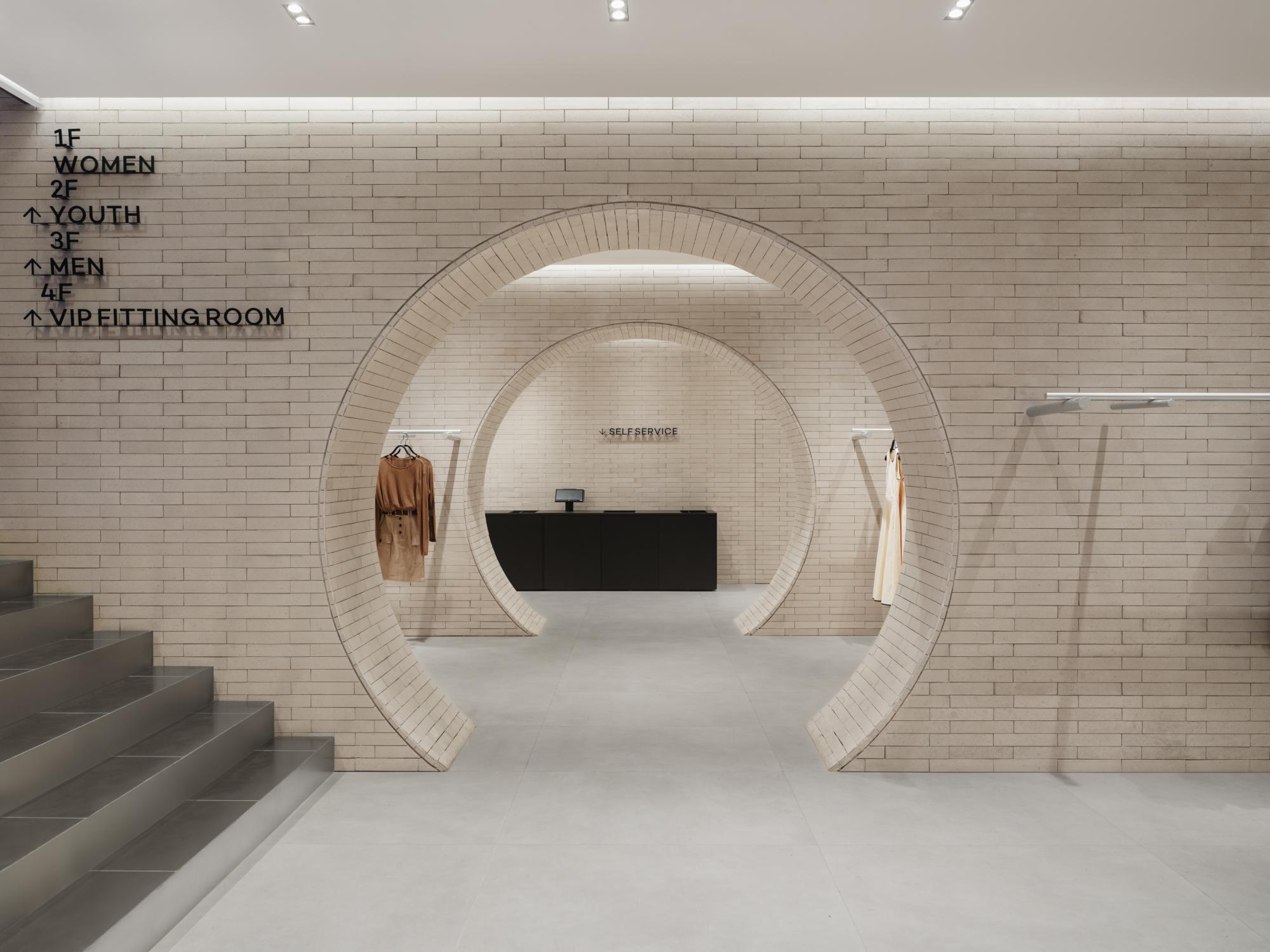 UR 北京三里屯旗舰店(Urban Revivo Sanlitun Flagship Store)