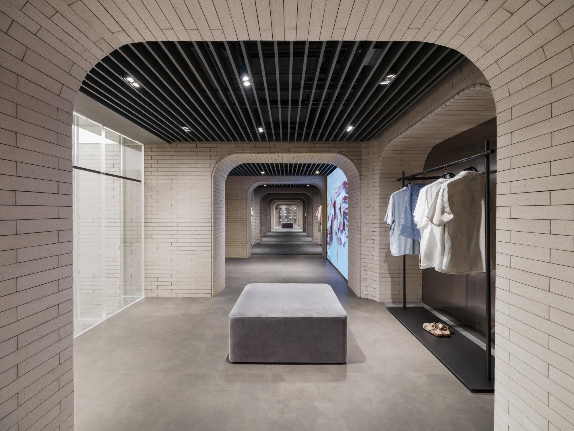 UR 北京三里屯旗舰店(Urban Revivo Sanlitun Flagship Store)