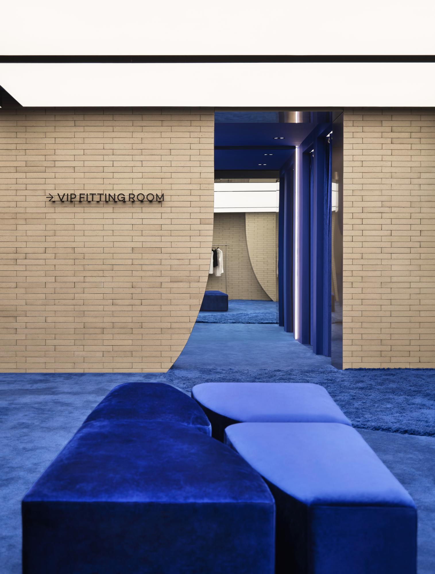UR 北京三里屯旗舰店(Urban Revivo Sanlitun Flagship Store)