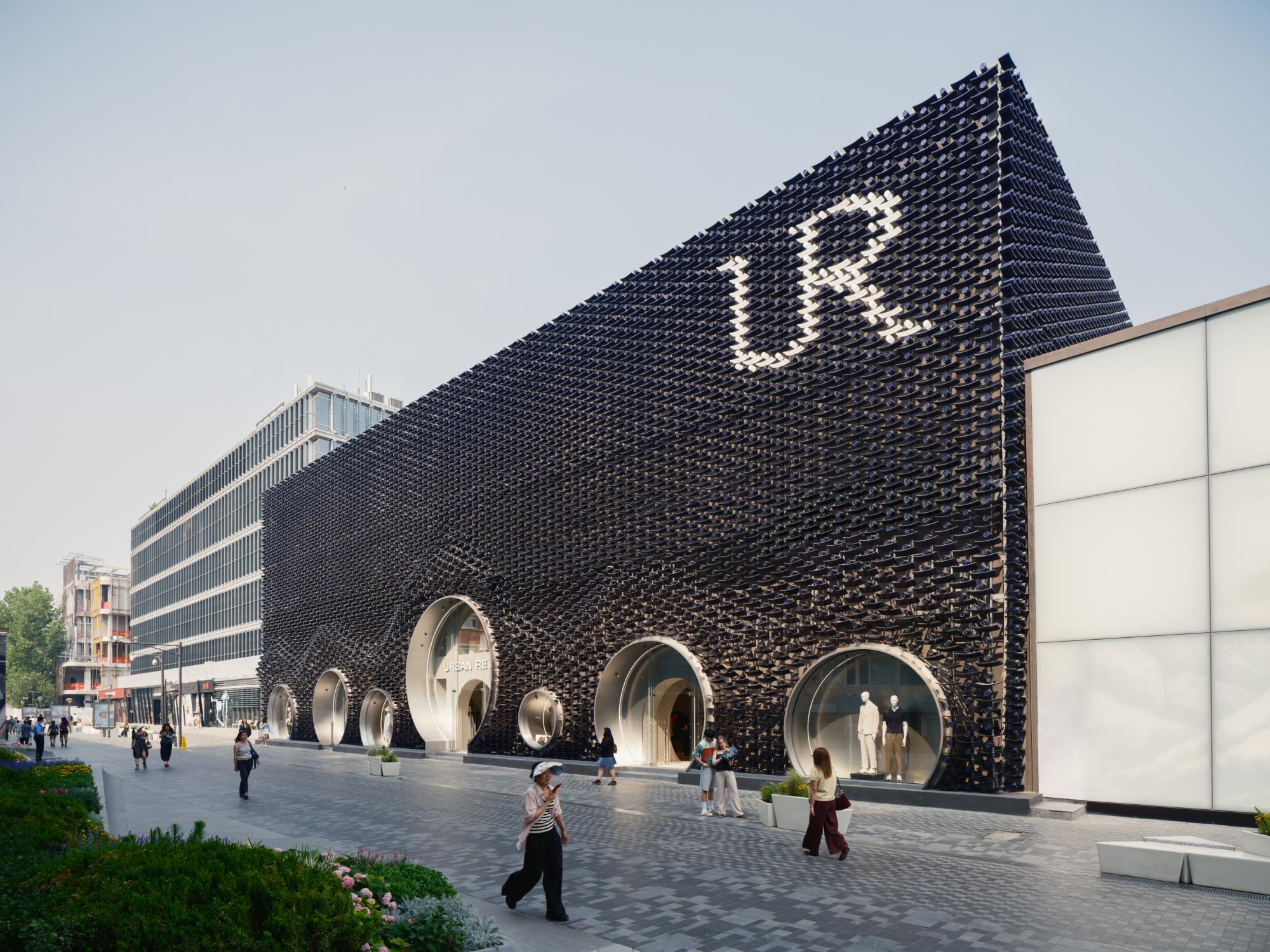 UR 北京三里屯旗舰店(Urban Revivo Sanlitun Flagship Store)