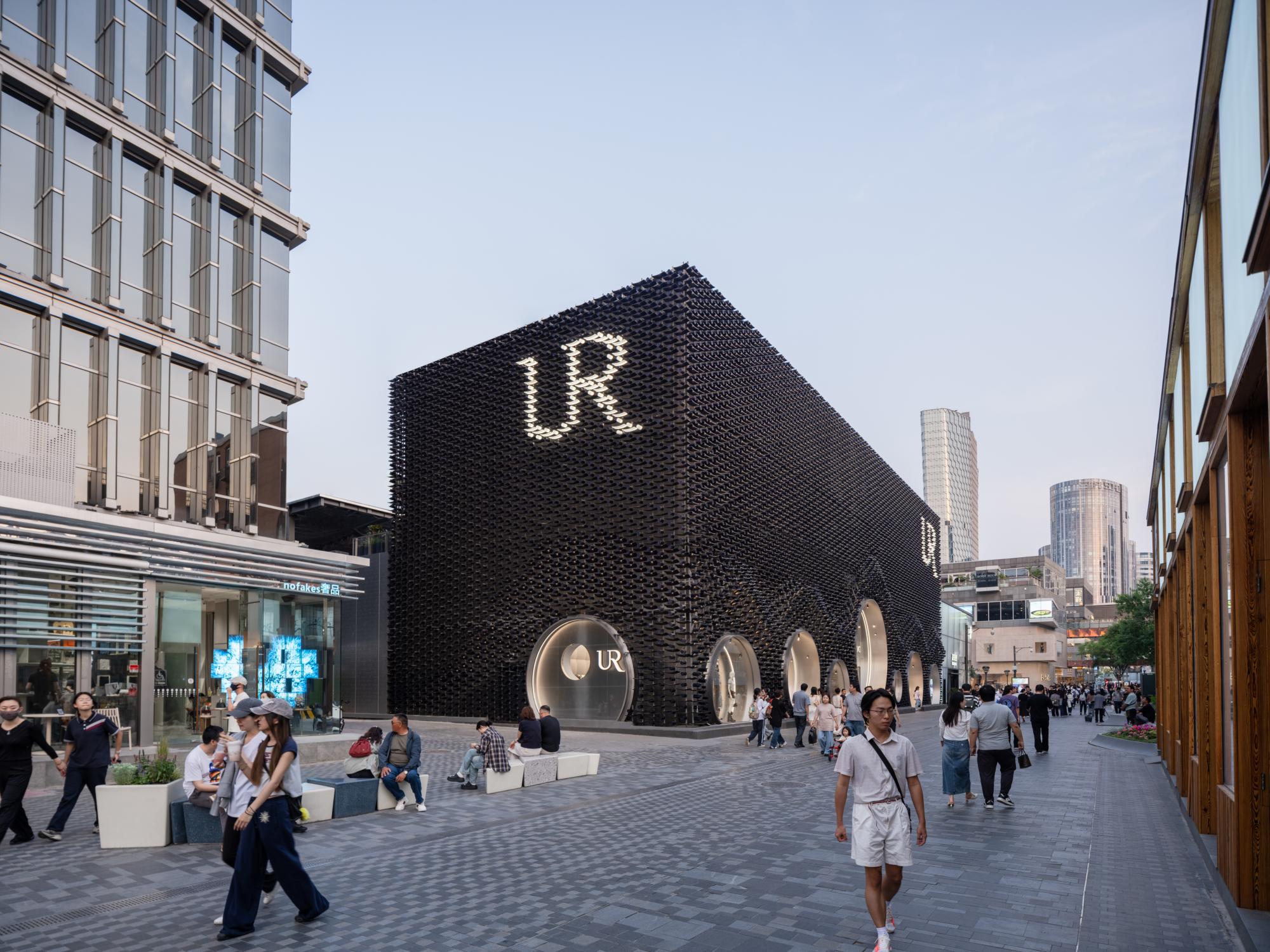 UR 北京三里屯旗舰店(Urban Revivo Sanlitun Flagship Store)