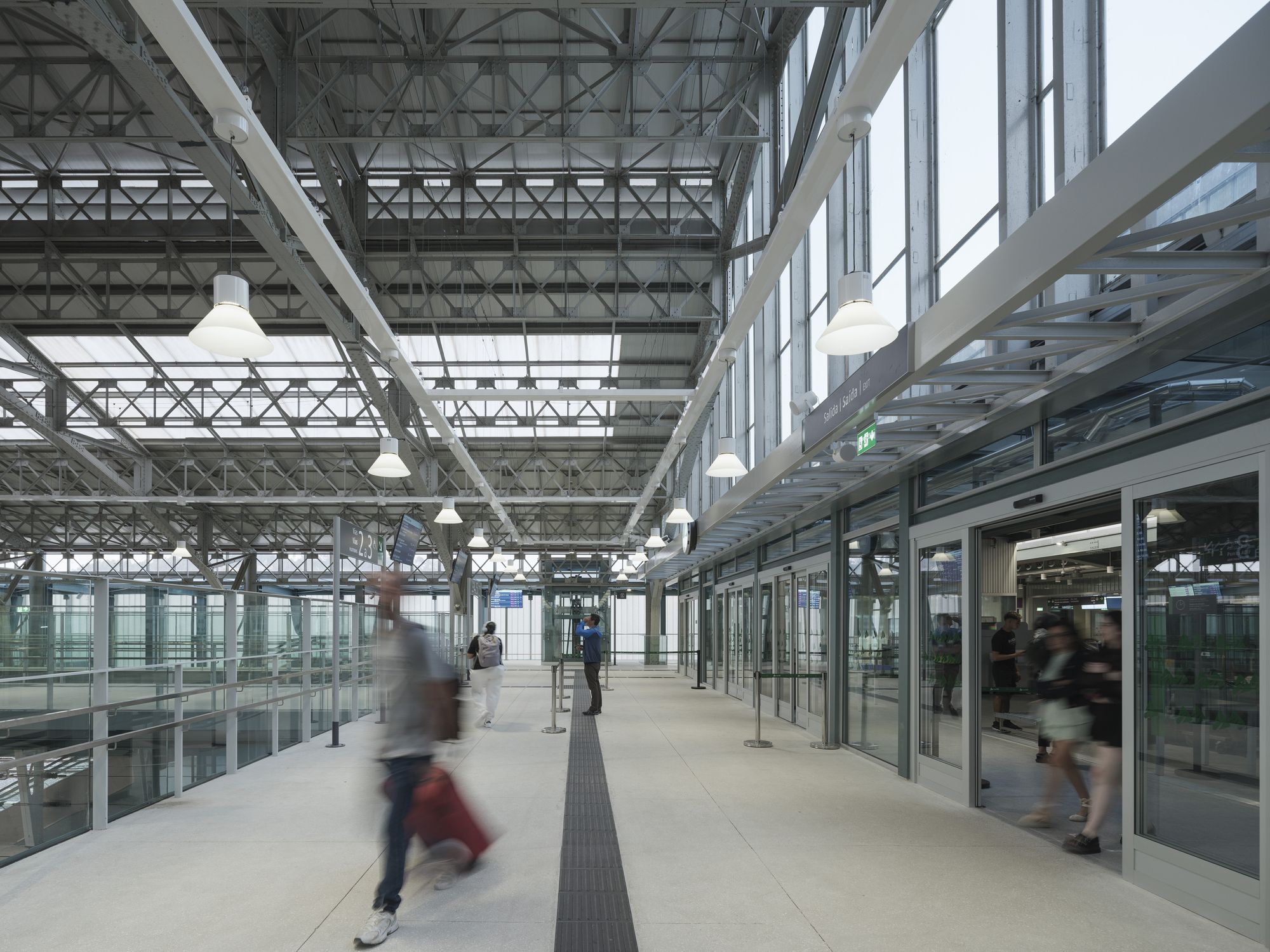 圣地亚哥德孔波斯特拉高速列车站(Estación de Santiago de Compostela)