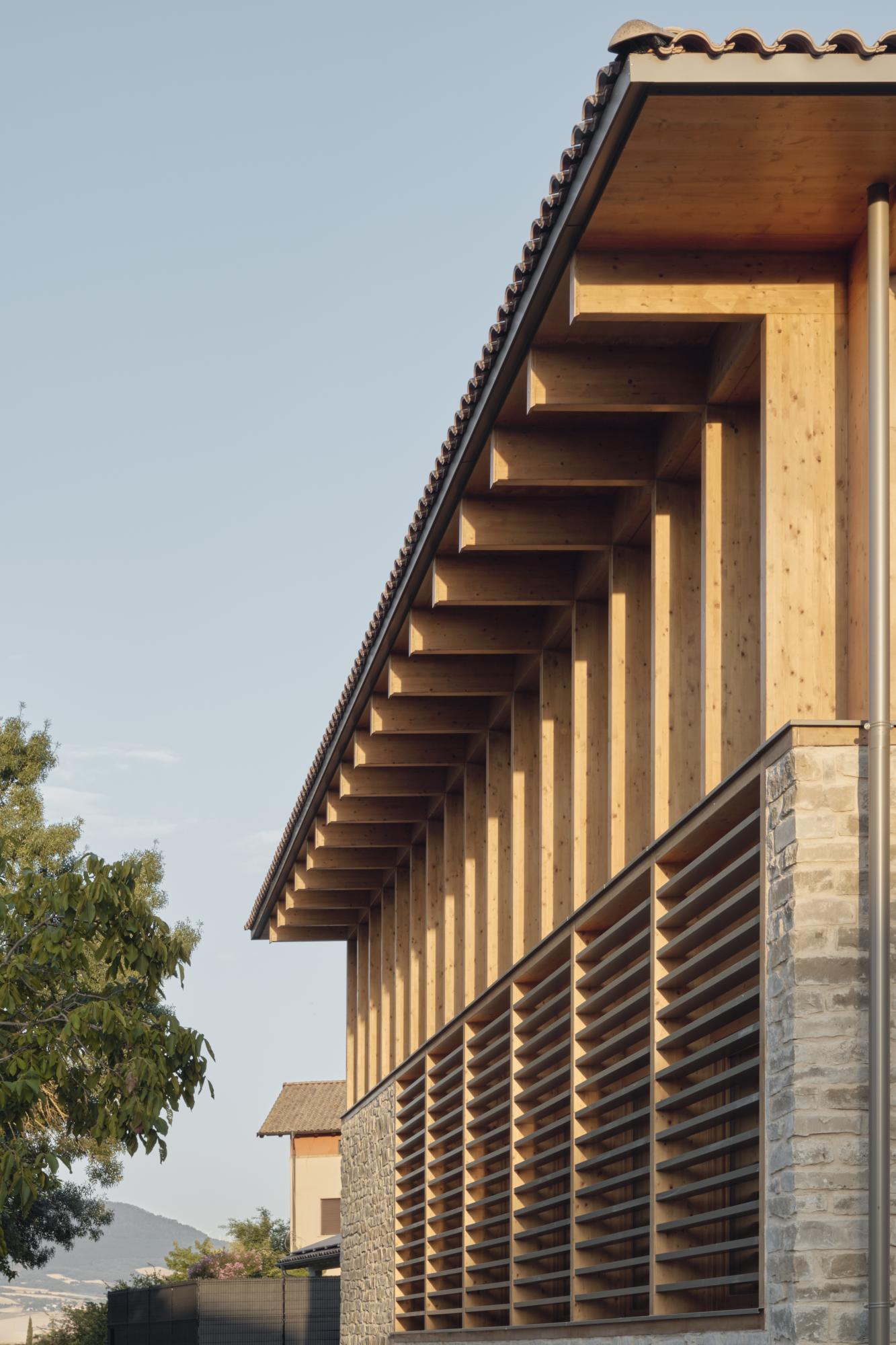 塔霍纳尔多功能社区中心（Multipurpose Building in Tajonar）