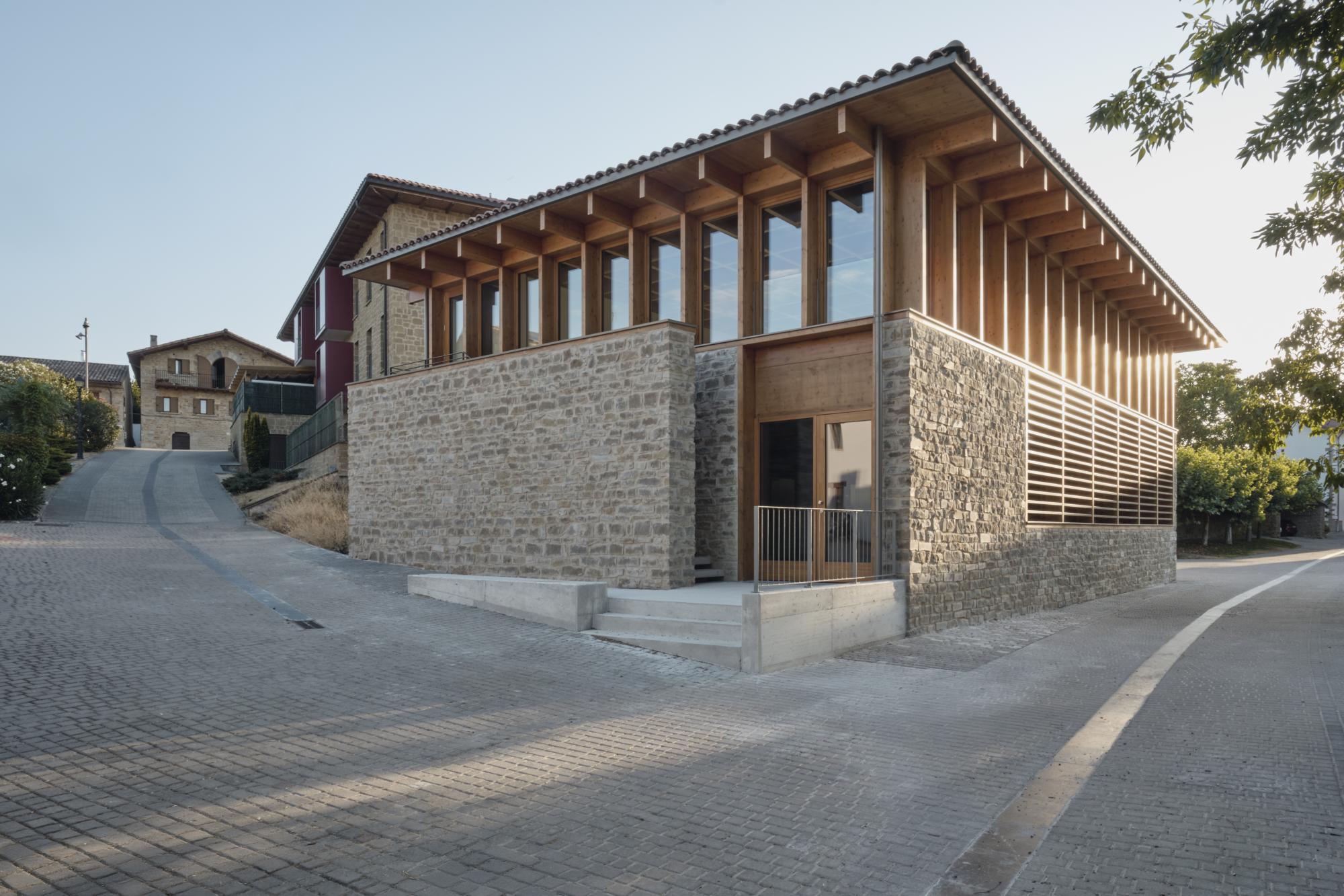 塔霍纳尔多功能社区中心（Multipurpose Building in Tajonar）