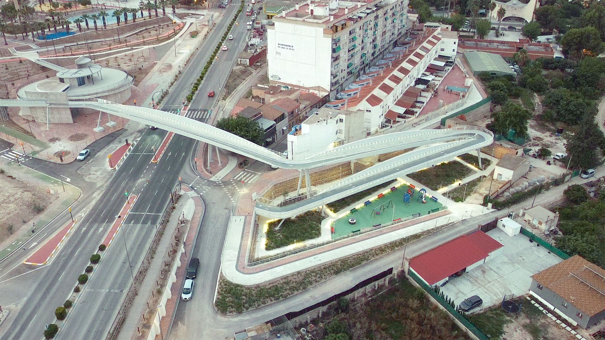 塞古拉河岸人行桥(Pasarela sobre el Río Segura)