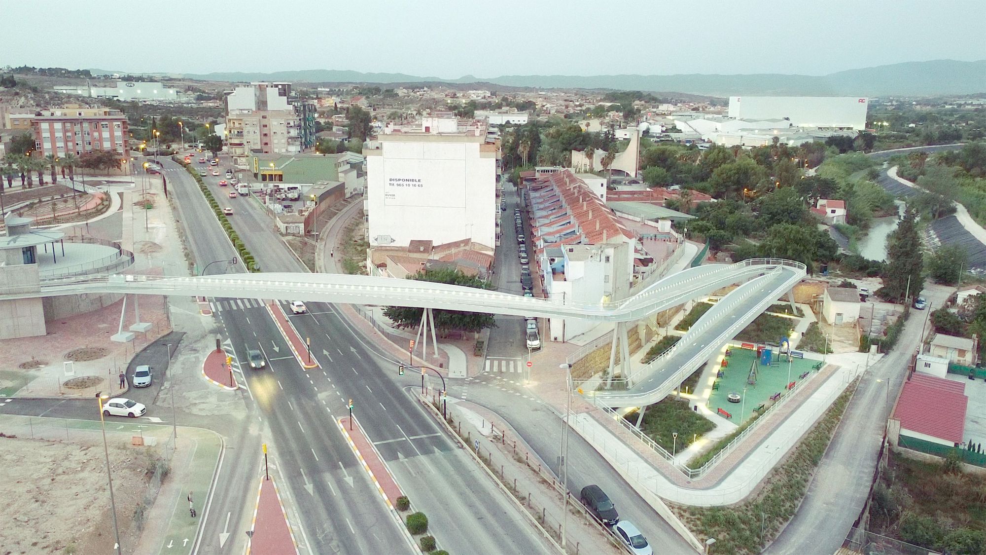 塞古拉河岸人行桥(Pasarela sobre el Río Segura)