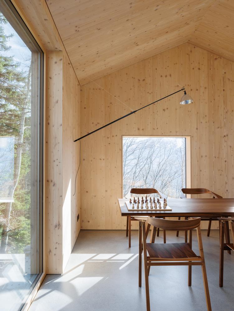 瑞士阿尔卑斯小屋改造（Swiss Alpine Cabin Reconstruction）