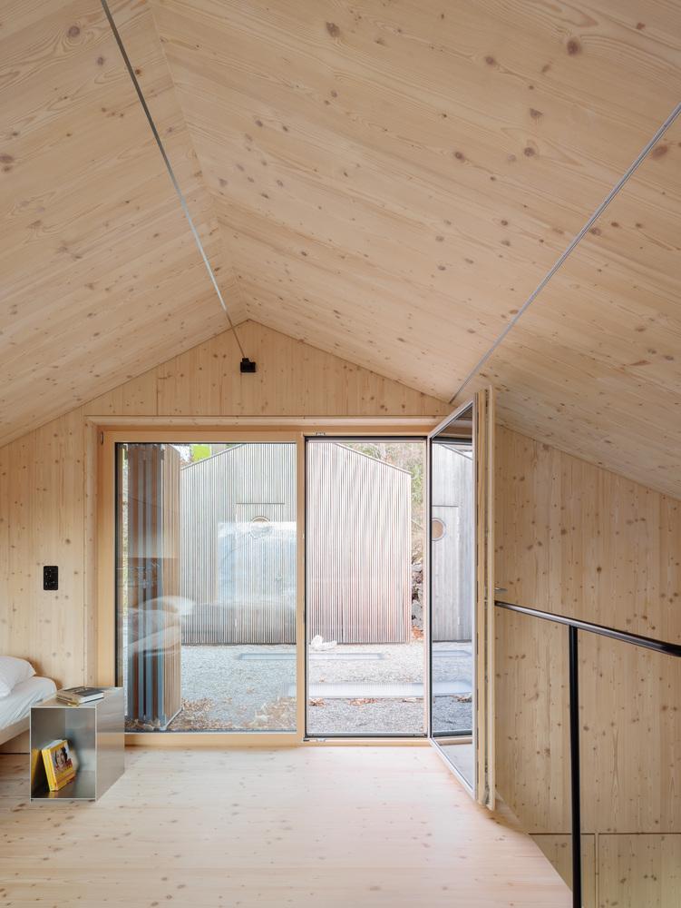 瑞士阿尔卑斯小屋改造（Swiss Alpine Cabin Reconstruction）