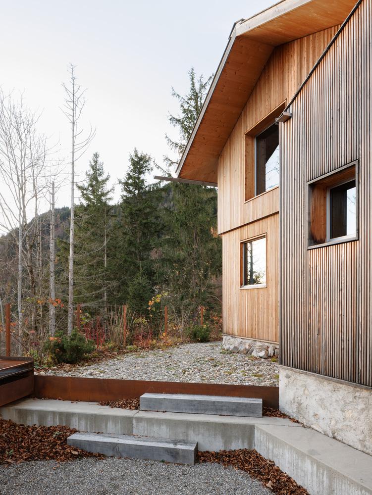 瑞士阿尔卑斯小屋改造（Swiss Alpine Cabin Reconstruction）