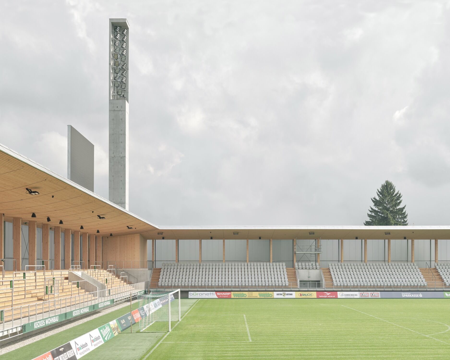 莱茵河谷的社区客厅:卢斯特瑙Reichshof体育场(Reichshof Stadium Lustenau)
